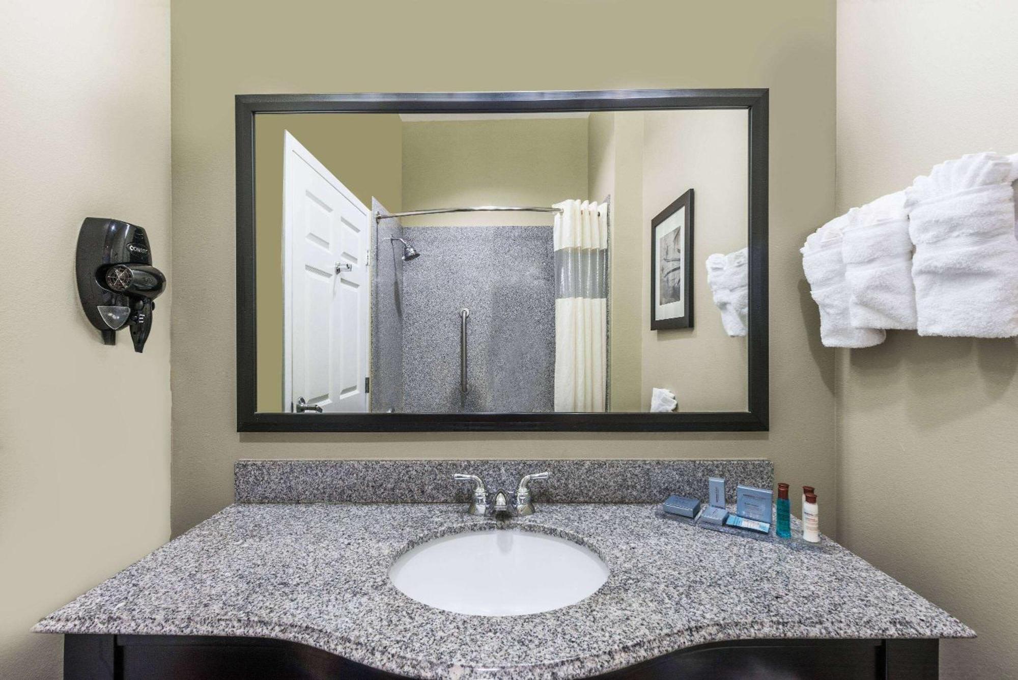 Wingate By Wyndham Lake Charles Casino Area Εξωτερικό φωτογραφία